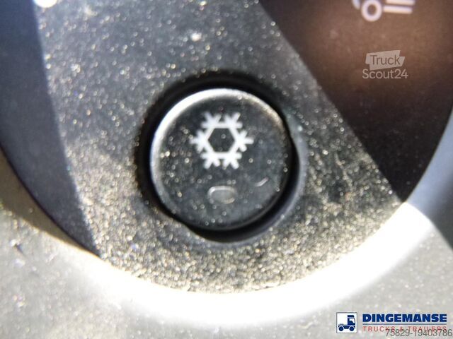 Camião-cisterna Renault Premium 270 dxi 4x2 fuel tank 13.7 m3 / 4 comp