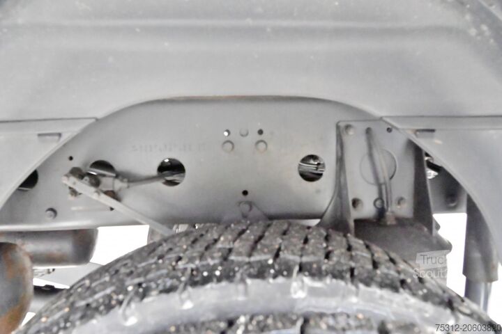 LKW mit Kofferaufbau Mercedes-Benz Atego 1330 E6 LBW Original 206t 2,70m 6 Sitzer