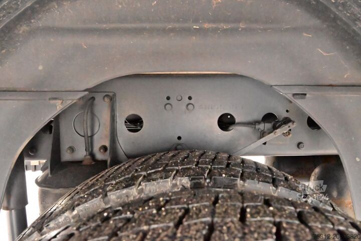 LKW mit Kofferaufbau Mercedes-Benz Atego 1330 E6 LBW Original 206t 2,70m 6 Sitzer