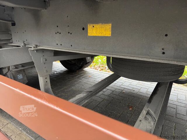 Kuffert Schmitz Cargobull 3-ASS GESLOTEN OPLEGGER