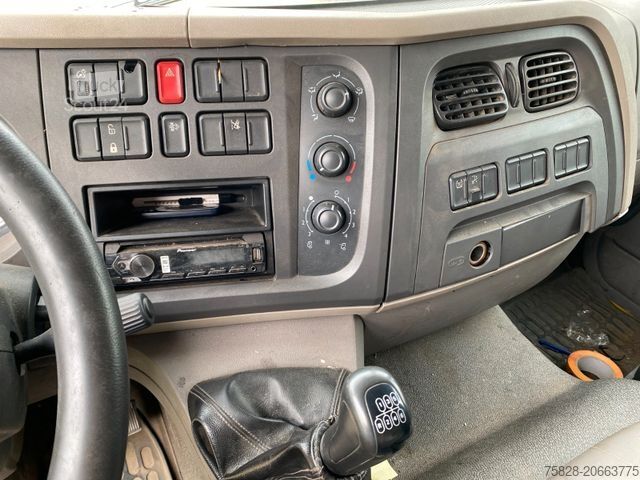 Dobozos teherautó DAF LF55 .220   12 Tonnen/ Schaltgetriebe / BLATT-BL