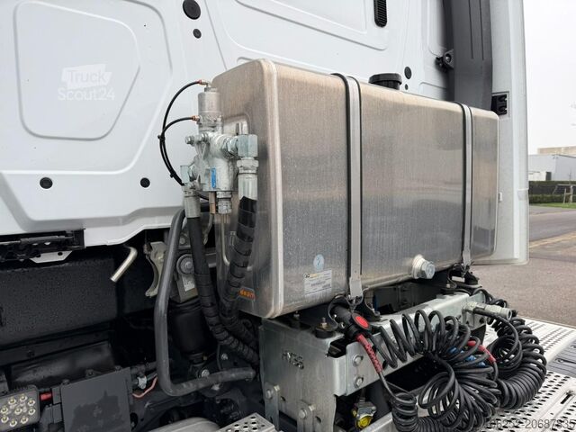 Tracteur standard Mercedes-Benz ACTROS 1951L GIGASPACE - DOUBLE PTO - WALKING F...