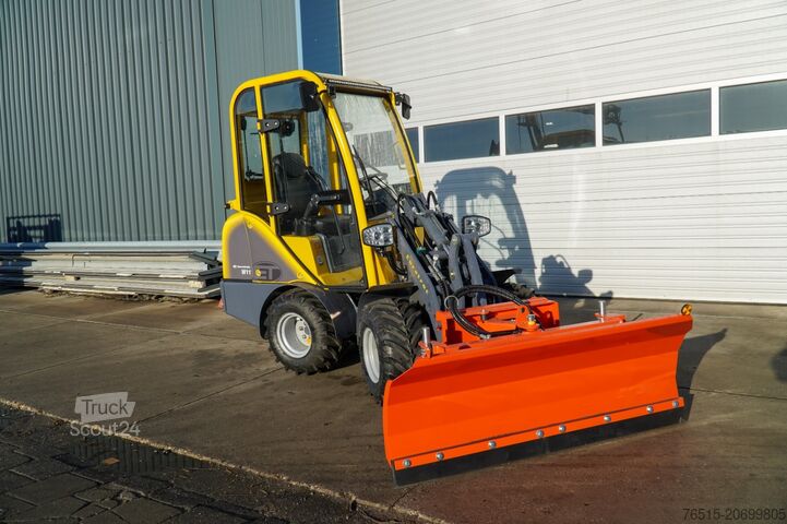 Lastmaskin för gÄrdsplanering Eurotrac W11 Kabine Schneeschild 1,60m