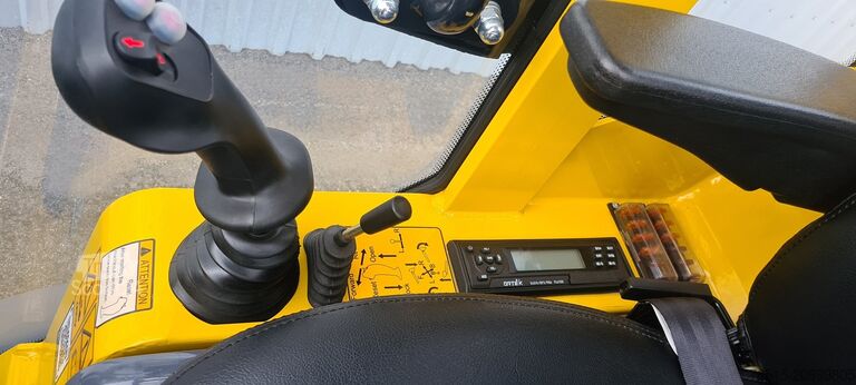 Lastmaskin för gÄrdsplanering Eurotrac W11 Kabine Schneeschild 1,60m