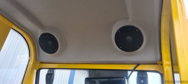 Lastmaskin för gÄrdsplanering Eurotrac W11 Kabine Schneeschild 1,60m