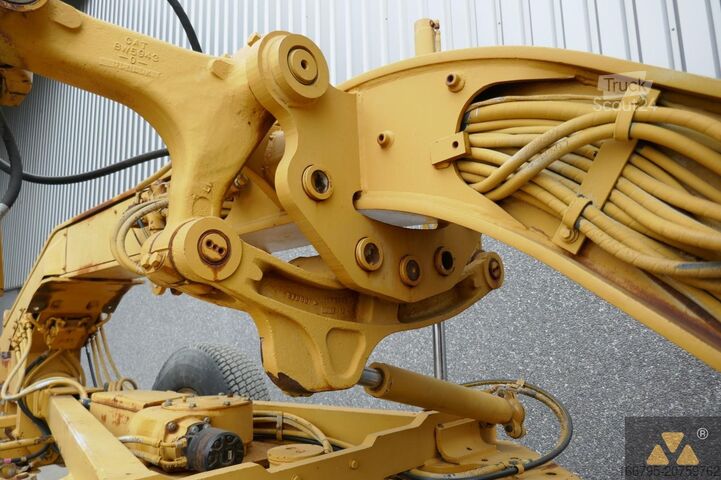 Równiarka Caterpillar 130G