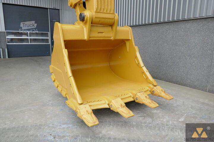 Koparka gąsienicowa Caterpillar 390F LME