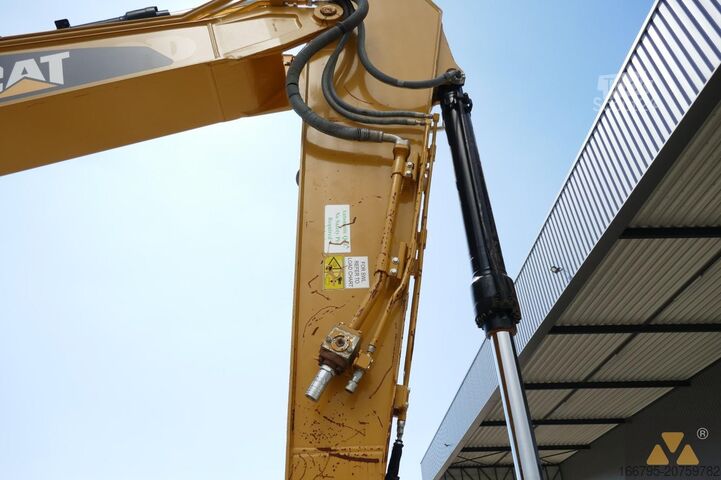 Koparka gąsienicowa Caterpillar 320FL