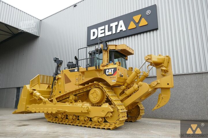 Spycharka Caterpillar D8T