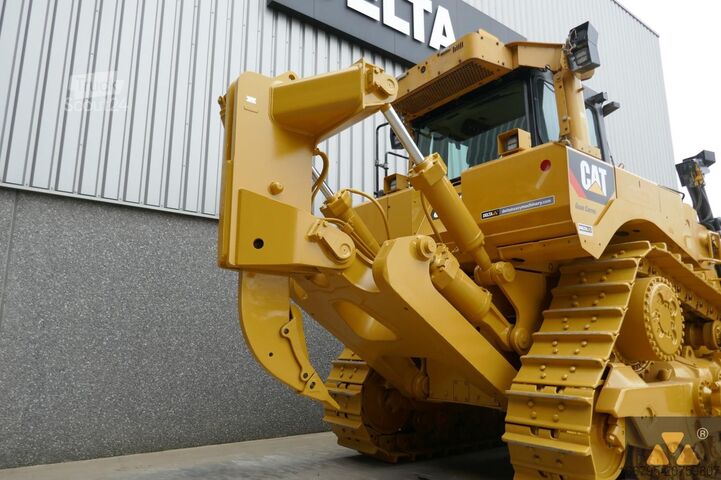 Spycharka Caterpillar D8T