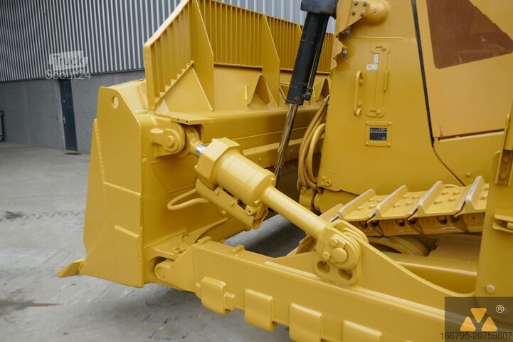 Spycharka Caterpillar D8T