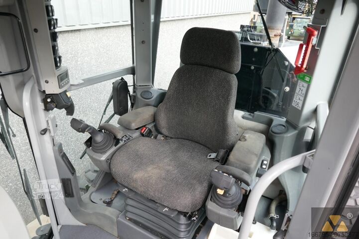 Niveladora Caterpillar 140M2