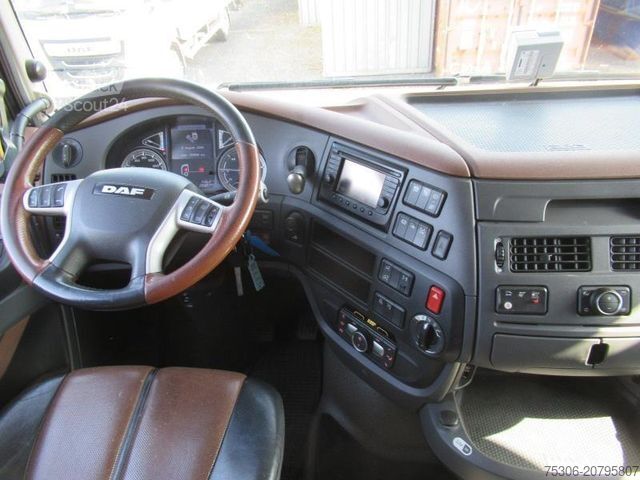 Tovornjak s kavljem za kontejnerje DAF FAN XF 530 SC Abrollkipper