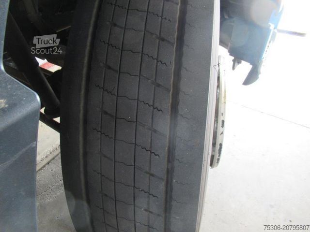 Tovornjak s kavljem za kontejnerje DAF FAN XF 530 SC Abrollkipper