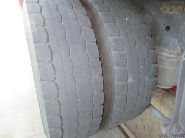 Tovornjak s kavljem za kontejnerje DAF FAN XF 530 SC Abrollkipper