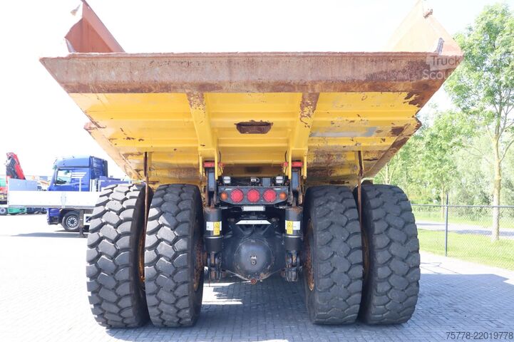 Dumper Komatsu HD405 -8E0 | 77 TON | GOOD TIRES