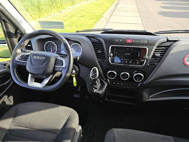 Nakladalna ploščad IVECO DAILY 35C18 ac automaat EURO6