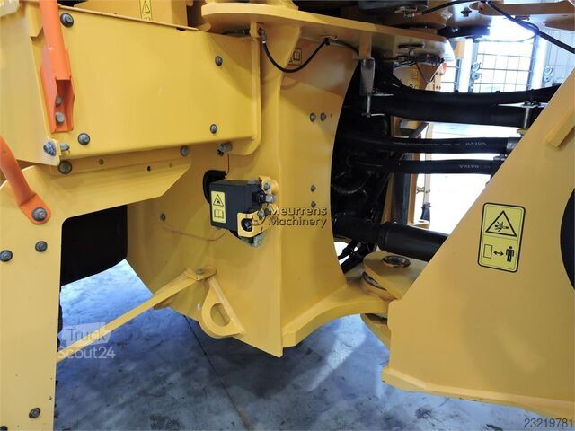 Volvo L180H с нова кофа Volvo L180H New Bucket