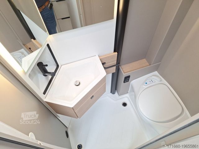 Ημιενσωματωμένο αυτοκινούμενο τροχόσπιτο BÜRSTNER Campeo TD 676 G