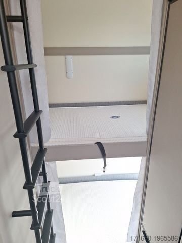 Ημιενσωματωμένο αυτοκινούμενο τροχόσπιτο BÜRSTNER Campeo TD 676 G