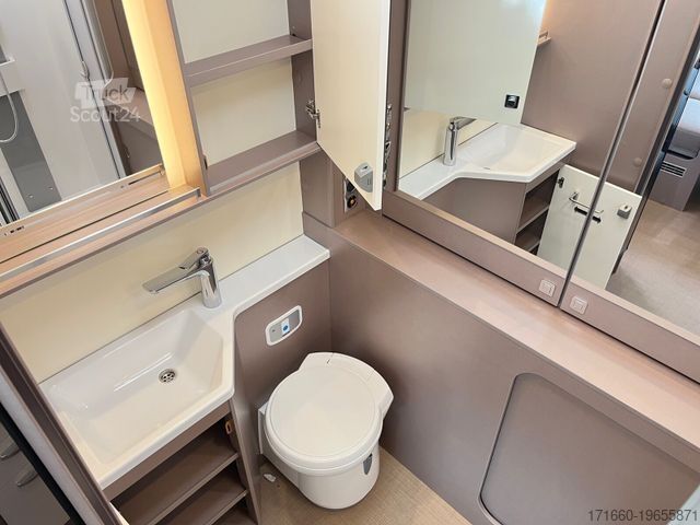 Polintegriran avtodom BÜRSTNER Lyseo TD 684 G 180 PS Automatik