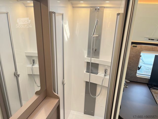 Polintegriran avtodom BÜRSTNER Lyseo TD 684 G 180 PS Automatik