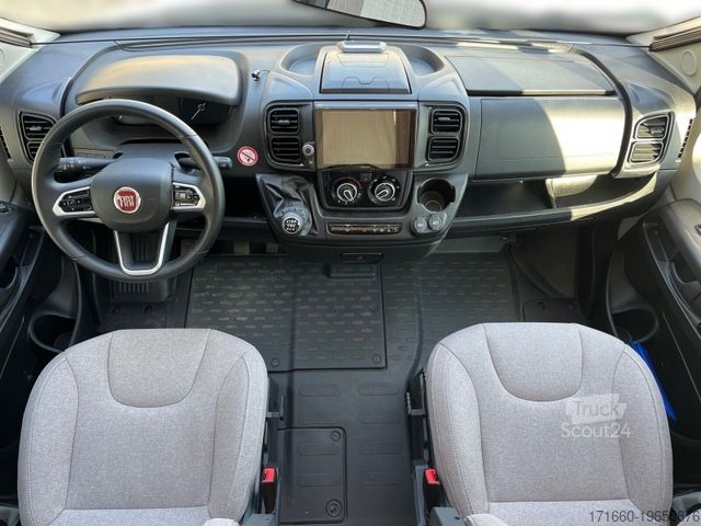 Félintegrált lakóautó BÜRSTNER Lyseo TD 644 G