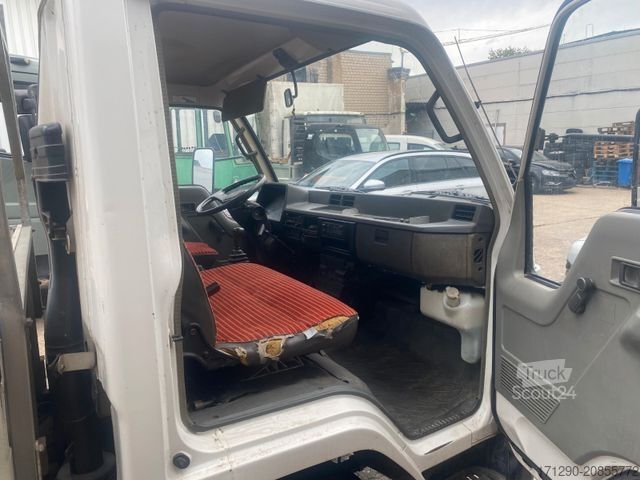 Pick-up van MITSUBISHI Canter