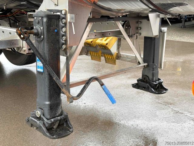 Tanker semitrailer KÄSSBOHRER ADR L4BH 1-Kammer 34 cbm, MIETEN?