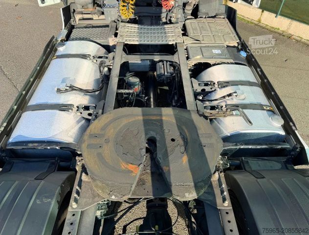 Standard tractor unit RENAULT T460 EURO 6 ONLY 318.000 KM 2X TANKS TOP CONDITI