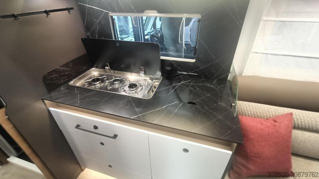 Polintegriran avtodom BENIMAR Mileo M268 ALDE Heizung / Verfügbar Mai 2026