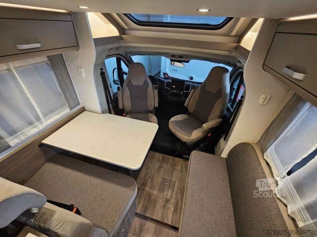 Polintegriran avtodom CARADO T 448 Digital+Safety Paket / 4,4tn