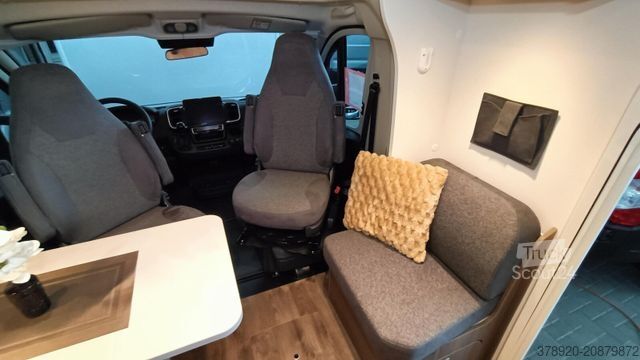 Polintegriran avtodom CARADO T 328 Digital+Safety Paket, 5e Sitzplatz