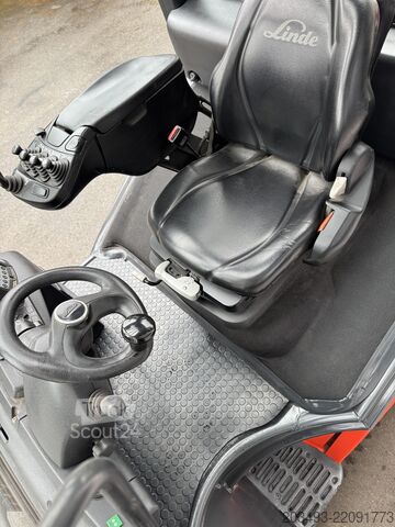 Gaffeltruck Linde H40T-02