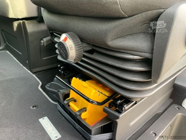 Trijų pusių savivartis furgonas IVECO Daily 70C18HA8 3SKIPPER TRACTI TEMP LED NAVI AHK