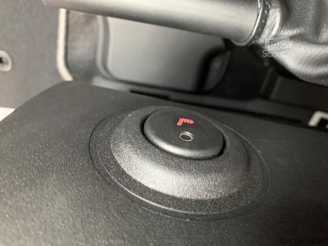 Trijų pusių savivartis furgonas IVECO Daily 70C18HA8 3SKIPPER TRACTI TEMP LED NAVI AHK