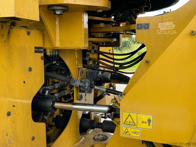 Lader Caterpillar 966M