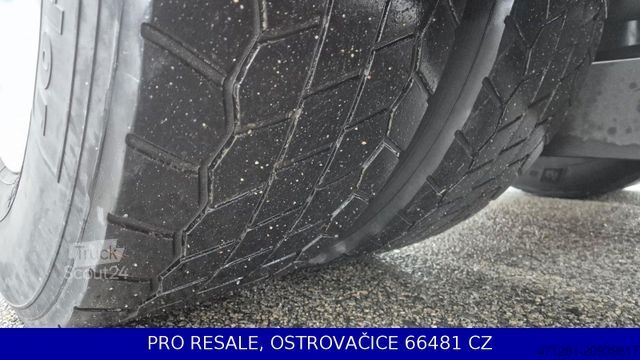 Standardowy ciągnik siodłowy MERCEDES-BENZ ACTROS 1845 LS GIGA EURO 6 + XENON + ALCOA