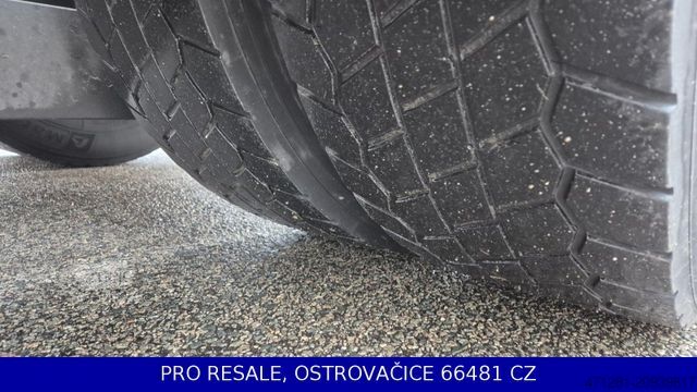 Standardowy ciągnik siodłowy MERCEDES-BENZ ACTROS 1845 LS GIGA EURO 6 + XENON + ALCOA