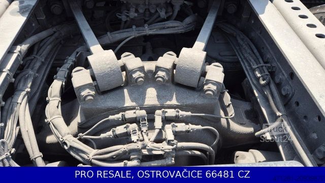 Lielapjoma vilcējs MERCEDES-BENZ ACTROS 1851 LSNRL MEGA EURO 6 + PARKCLIMA