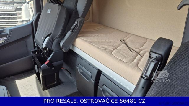 Lielapjoma vilcējs MERCEDES-BENZ ACTROS 1851 LSNRL MEGA EURO 6 + PARKCLIMA