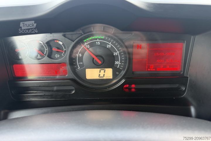 Camion cu platformă și prelată Renault D Wide 18.320 4x2 Plane/HB  / Swiss-Vehicle