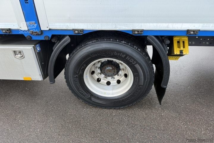 Camion cu platformă și prelată Renault D Wide 18.320 4x2 Plane/HB  / Swiss-Vehicle