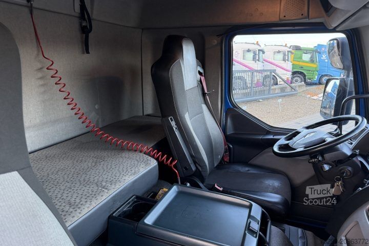 Macara montată pe camion Renault D Wide 18.380 4x2 F130A.22 / Swiss-Vehicle