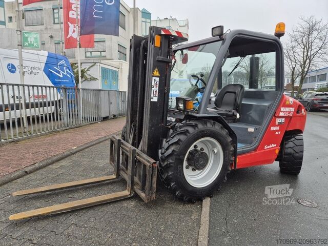 Chariot élévateur tout-terrain Manitou MH 25.4 4x4 3F330 Turbo