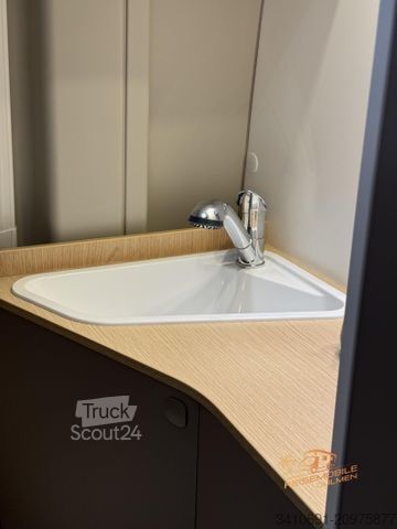 Autocamper LMC Innovan Pure 600 Auto. RFK Markise