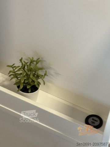 Autocamper LMC Innovan Pure 600 Auto. RFK Markise