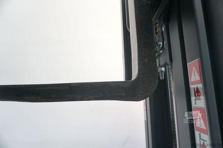 Vierwegvorkheftruck Combilift CBE3000