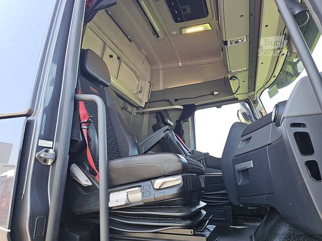 Standard-SZM RENAULT T 520 HIGH