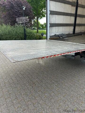 Schuifzeil Mercedes-Benz Atego 1218 bakwagen met laadklep 2000kg!